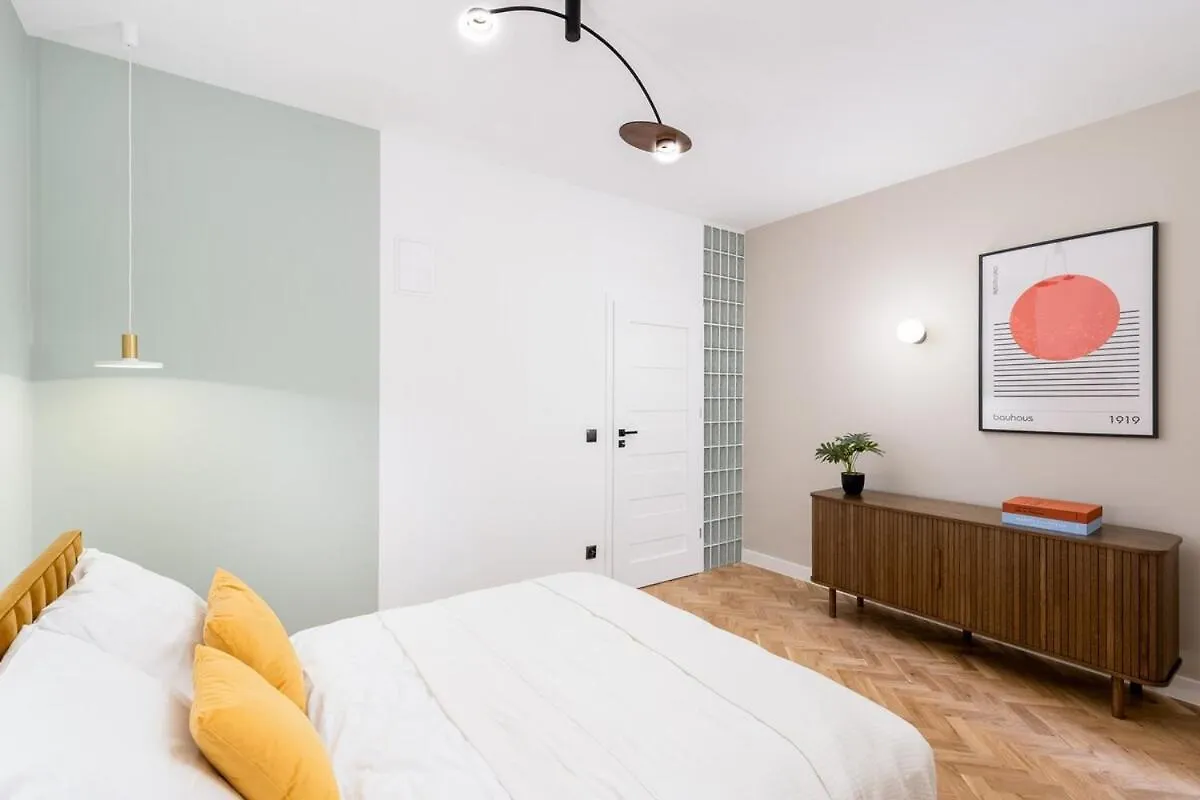 Venice Avenue - 3 Bedroom Luxury 90M2 & Balcony In Old Town Krakow 0*,  Poland