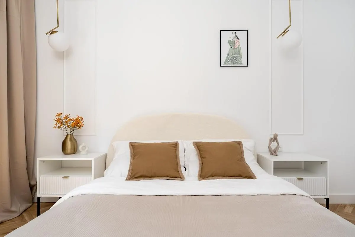 Venice Avenue - 3 Bedroom Luxury 90M2 & Balcony In Old Town Krakow Poland